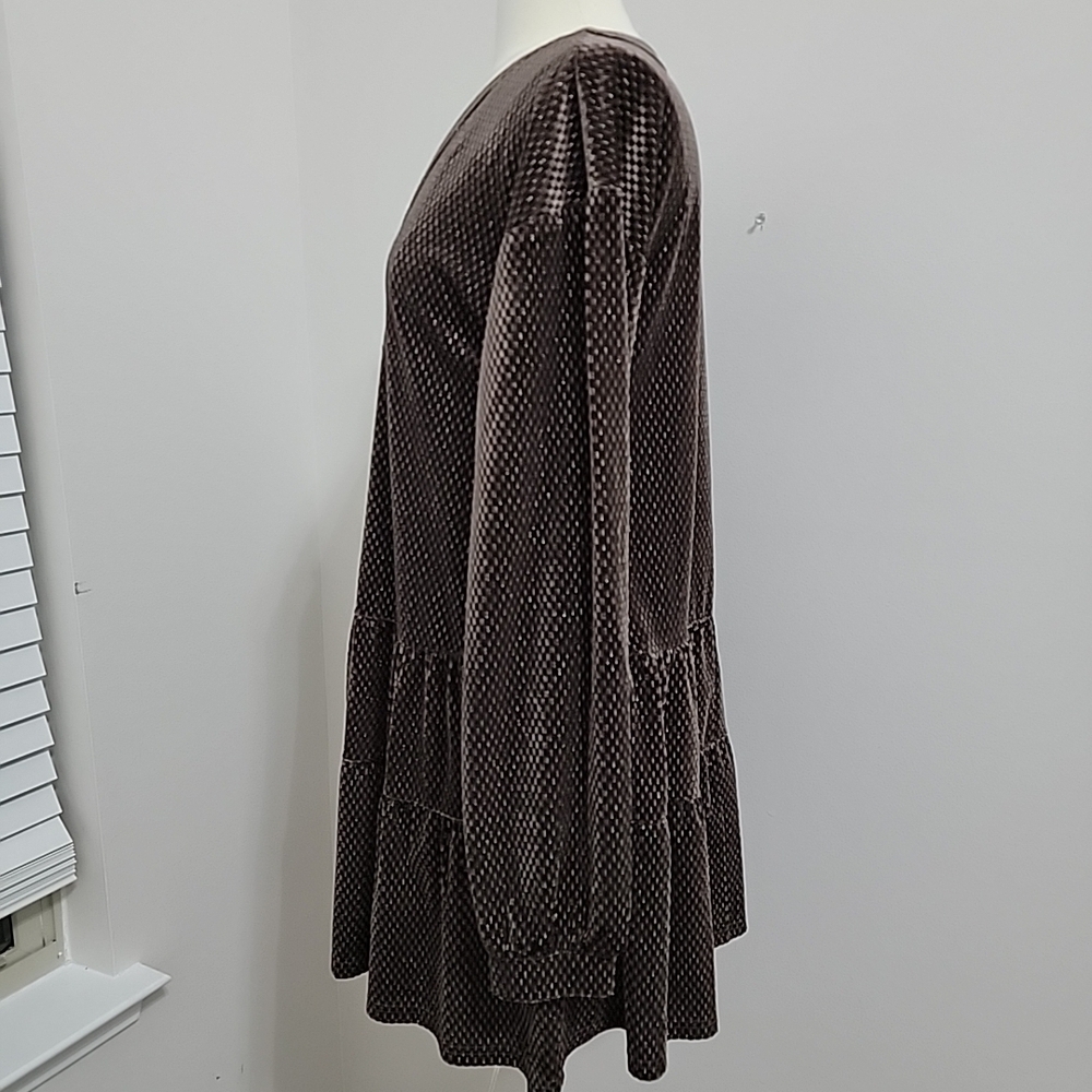 New In Chic Velvet in Rich Brown Textured V-Neck Long Sleeve Mini Dress Size L - Picture 5 of 12